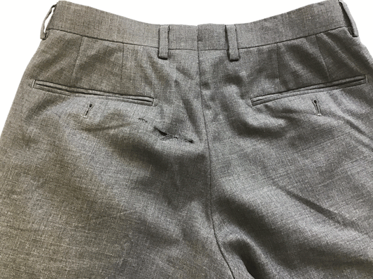 破れてしまったスラックスのお直し